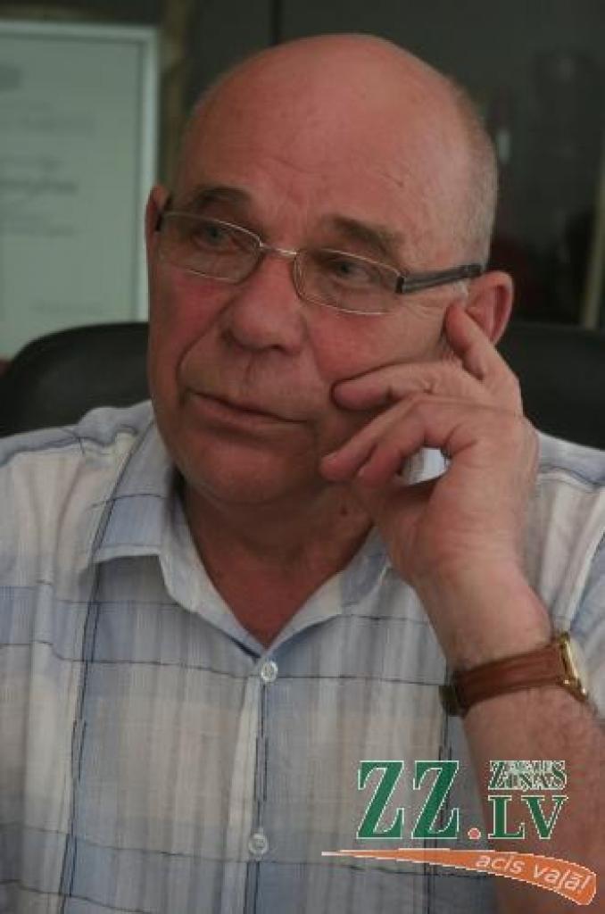 Alfrēds Holsts.
