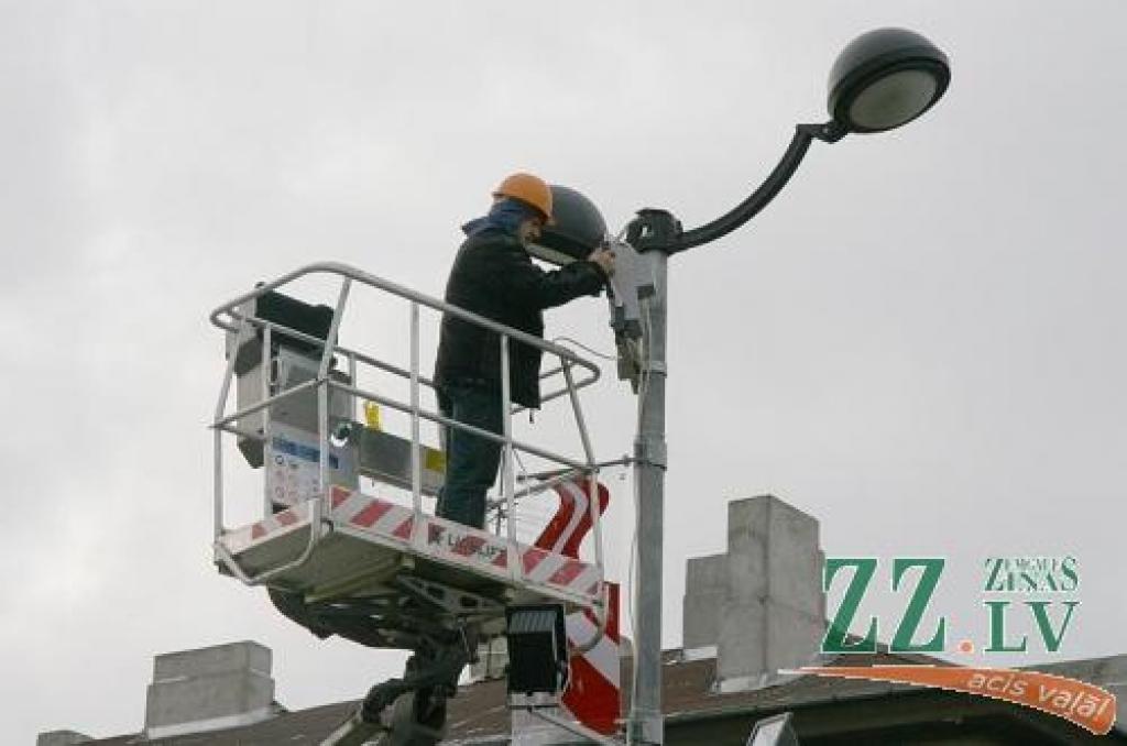 Par pirmo bezdelīgu videonovērošanas sistēmā kļuvis Lielās un Akadēmijas ielas krustojums, kurā izvietota videonovērošanas kamera.
Autors: Inga Karlinska.