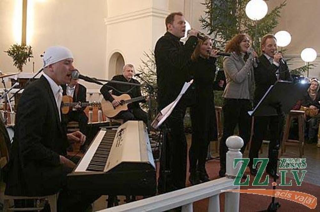 Ziemassvētkos Svētās Annas katedrālē ar koncertprogrammu «Ziemas vakarā, ejot pie Tevis», kurā tika izpildītas latviešu autoru Aigara Voitišķa, Ingus Ulmaņa, Mārtiņa Brauna un citu Ziemassvētku dziesmas, uzstājās Ingus Ulmanis, Igo, Paula...