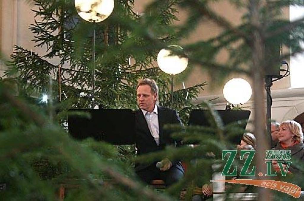 Ziemassvētkos Svētās Annas katedrālē ar koncertprogrammu «Ziemas vakarā, ejot pie Tevis», kurā tika izpildītas latviešu autoru Aigara Voitišķa, Ingus Ulmaņa, Mārtiņa Brauna un citu Ziemassvētku dziesmas, uzstājās Ingus Ulmanis, Igo, Paula...