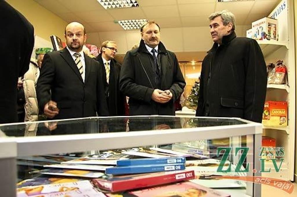 Ceturtdien Jelgavā, biznesa centrā «Zemgale» tika atklāta Baltkrievijas tirdzniecības centra filiāle, un atklāšanas pasākumu apmeklēja arī Baltkrievijas vēstnieks Latvijā Aleksandrs Garasimenko. Tādējādi Jelgava kļuvusi par pirmo reģionālo...