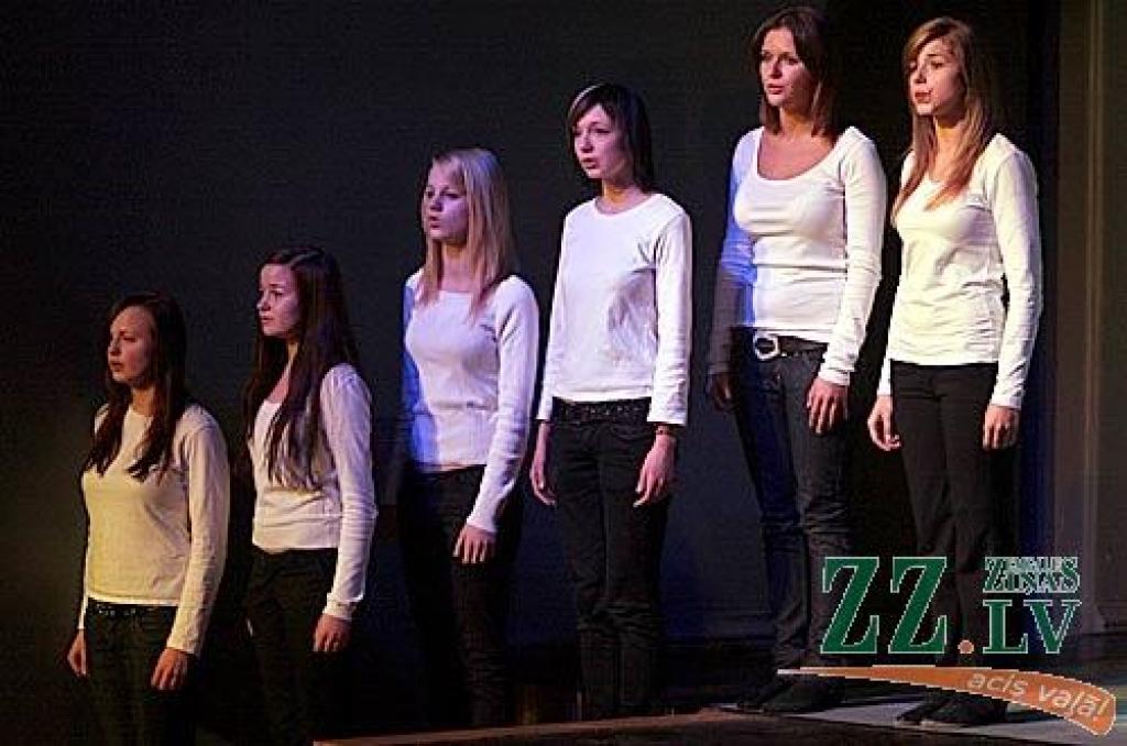 Sestdien Jelgavas kultūras namā divos koncertos skatītājiem pirmo reizi tika piedāvāts projekts - uzvedums «Veiksmes rauši». Tas ir stāsts par cilvēka dzīves veiksmes recepti - kā to radīt, kā nosargāt un kā tajā dalīties ar līdzcilvēkiem....