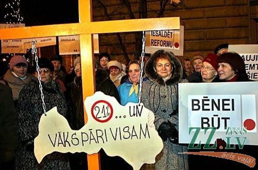 Ceturtdienas rītā vairāk nekā 1000 piketētāju pie Saeimas pauda savu noraidošo attieksmi pret gaidāmo reģionālo reformu. Viņu vidū bija arī Jelgavas rajona pārstāvji.
