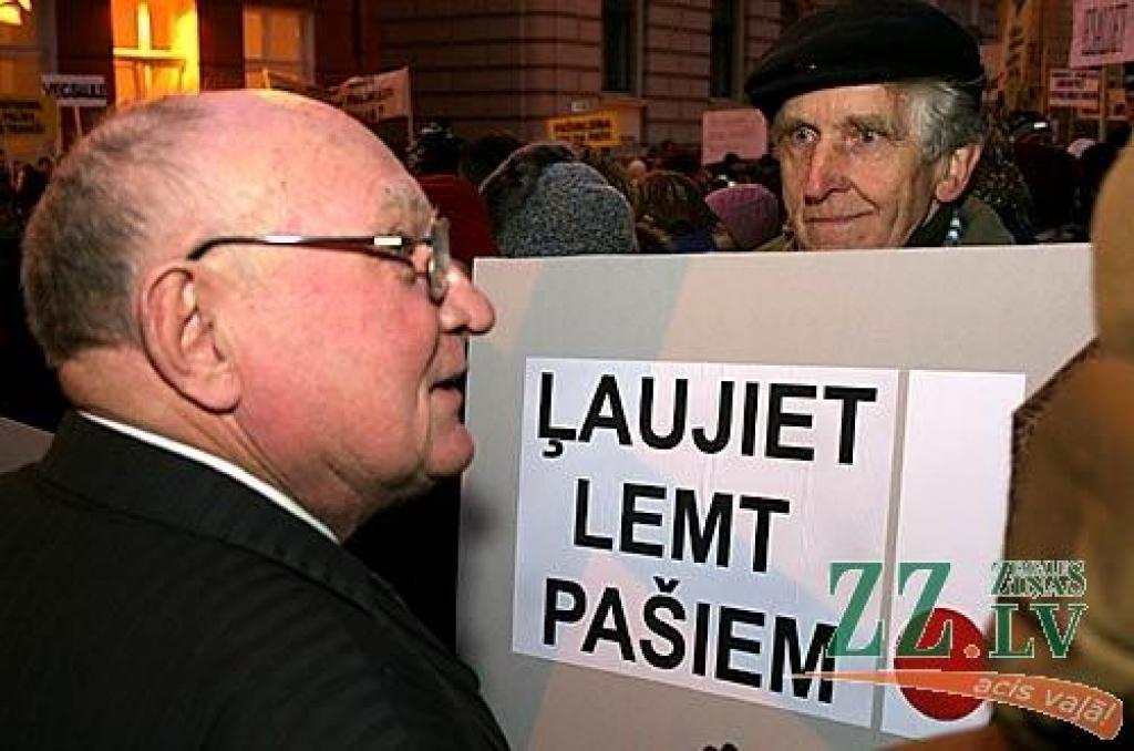 Ceturtdienas rītā vairāk nekā 1000 piketētāju pie Saeimas pauda savu noraidošo attieksmi pret gaidāmo reģionālo reformu. Viņu vidū bija arī Jelgavas rajona pārstāvji.
