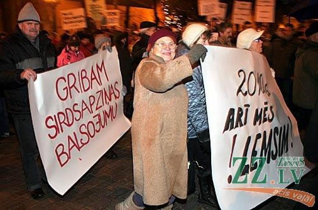 Ceturtdienas rītā vairāk nekā 1000 piketētāju pie Saeimas pauda savu noraidošo attieksmi pret gaidāmo reģionālo reformu. Viņu vidū bija arī Jelgavas rajona pārstāvji.
