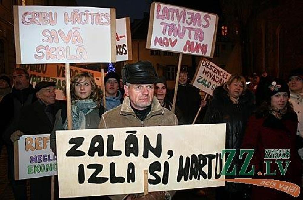 Ceturtdienas rītā vairāk nekā 1000 piketētāju pie Saeimas pauda savu noraidošo attieksmi pret gaidāmo reģionālo reformu. Viņu vidū bija arī Jelgavas rajona pārstāvji.
