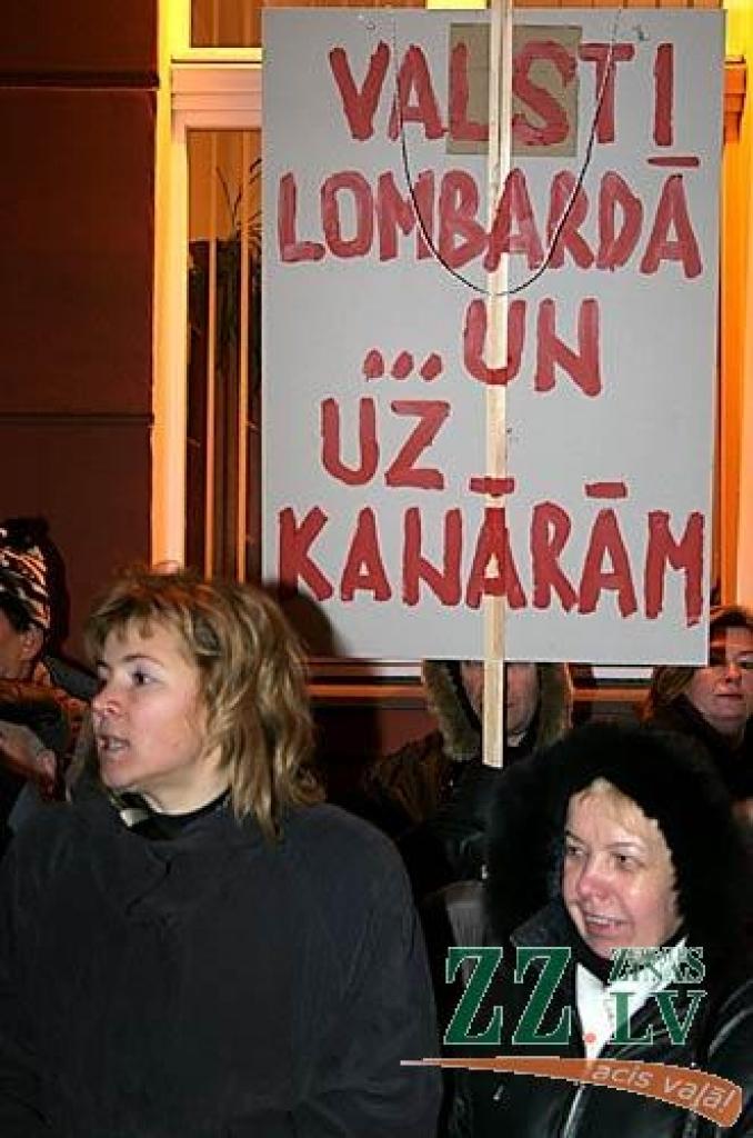 Ceturtdienas rītā vairāk nekā 1000 piketētāju pie Saeimas pauda savu noraidošo attieksmi pret gaidāmo reģionālo reformu. Viņu vidū bija arī Jelgavas rajona pārstāvji.
