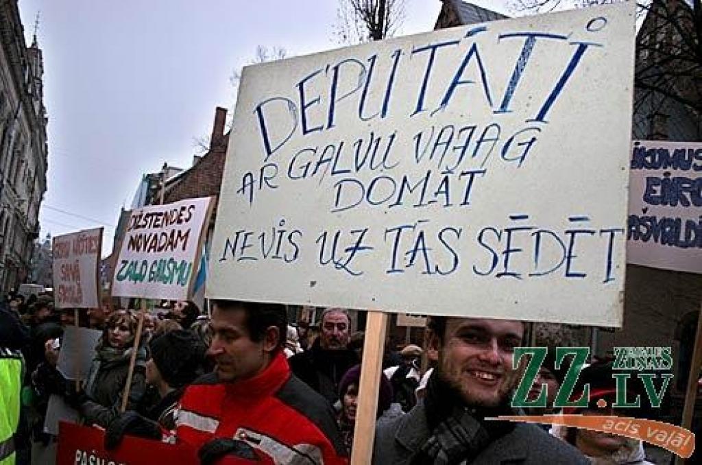 Ceturtdienas rītā vairāk nekā 1000 piketētāju pie Saeimas pauda savu noraidošo attieksmi pret gaidāmo reģionālo reformu. Viņu vidū bija arī Jelgavas rajona pārstāvji.
