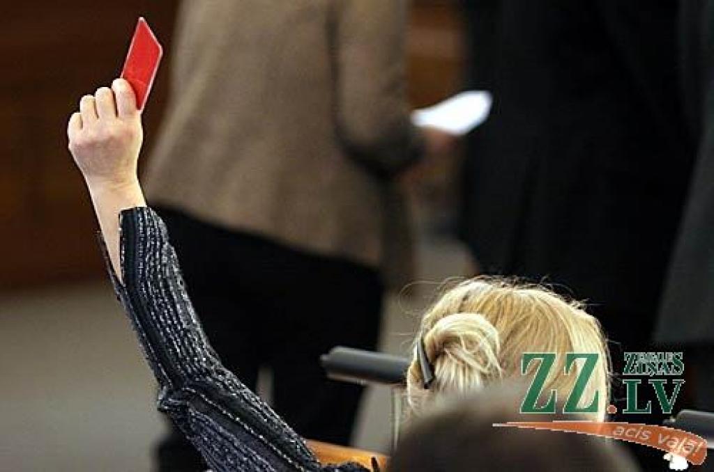 Ceturtdienas rītā vairāk nekā 1000 piketētāju pie Saeimas pauda savu noraidošo attieksmi pret gaidāmo reģionālo reformu. Viņu vidū bija arī Jelgavas rajona pārstāvji.
