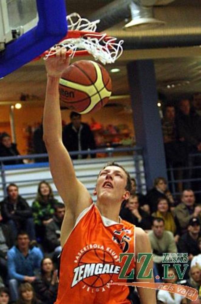 Sestdienas vakarā Jelgavas Sporta hallē BK «Zemgale» aizvadīja kārtējo Latvijas Basketbola līgas 1.divīzijas spēli pret Valda Valtera trenēto komandu «VEF Rīga», izcīnot lielisku uzvaru ar rezultātu 89:79.