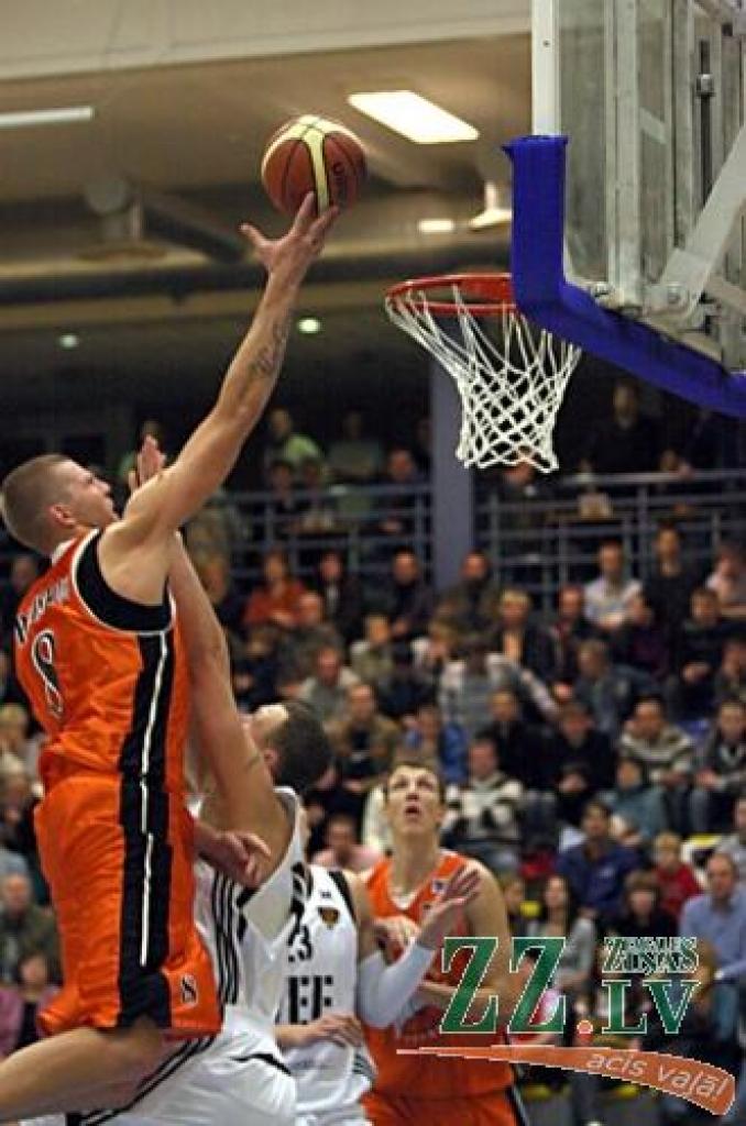 Sestdienas vakarā Jelgavas Sporta hallē BK «Zemgale» aizvadīja kārtējo Latvijas Basketbola līgas 1.divīzijas spēli pret Valda Valtera trenēto komandu «VEF Rīga», izcīnot lielisku uzvaru ar rezultātu 89:79.