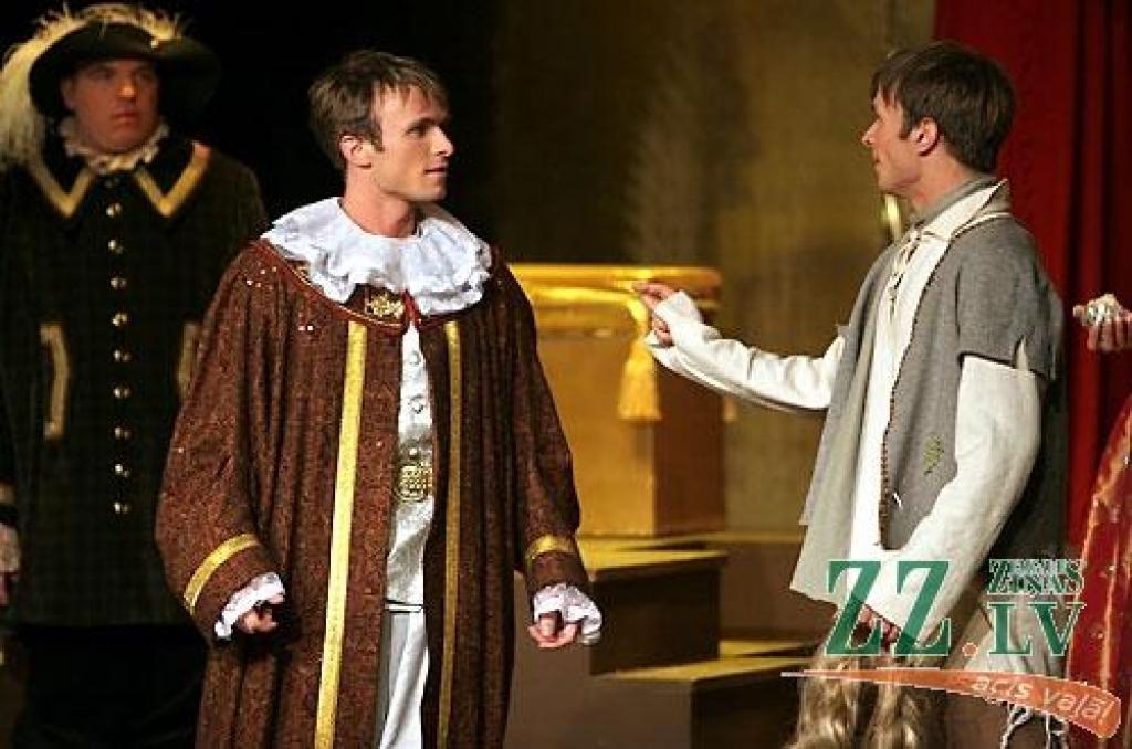 Sestdienas vakarā pilsētas kultūras namā notika pirmizrāde Ādolfa Alunāna Jelgavas teātra iestudējumam – Marka Tvena «Princis un ubaga zēns». Pirms izrādes teātra galvenās režisores Lūcijas Ņefedovas izteiktā vēlēšanās – «gribas, lai...