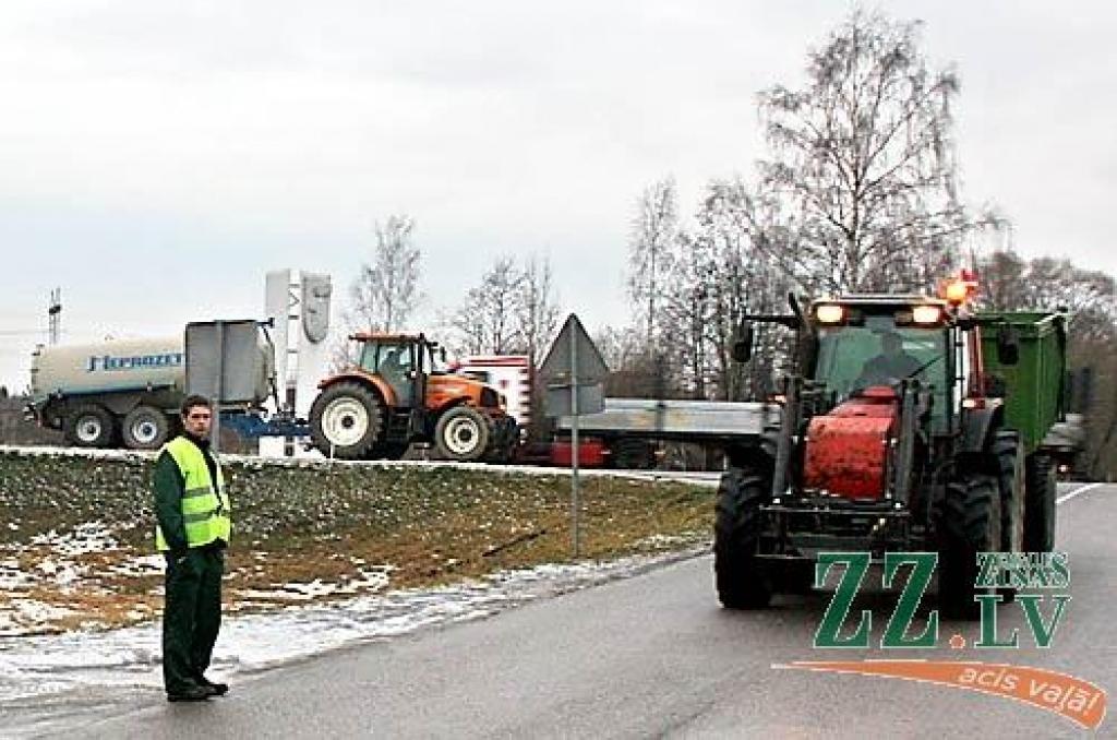 Otrdien miermīlīgajā protesta akcijā, kas Jelgavas pusē risinājās uz apvedceļa virzienā uz Rīgu līdz Loka maģistrālei un atpakaļ līdz tā saucamajam Mežciema aplim, piedalījās ap 500 lauksaimnieku. Viņi bija ieradušies ar 116 traktoriem un...
