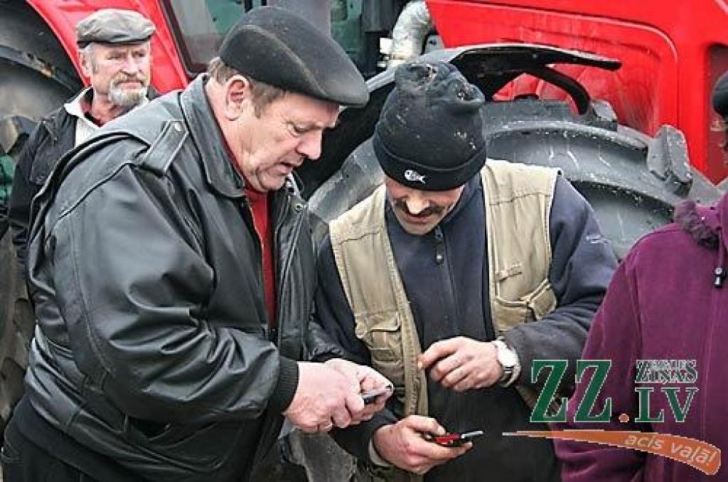 Otrdien miermīlīgajā protesta akcijā, kas Jelgavas pusē risinājās uz apvedceļa virzienā uz Rīgu līdz Loka maģistrālei un atpakaļ līdz tā saucamajam Mežciema aplim, piedalījās ap 500 lauksaimnieku. Viņi bija ieradušies ar 116 traktoriem un...