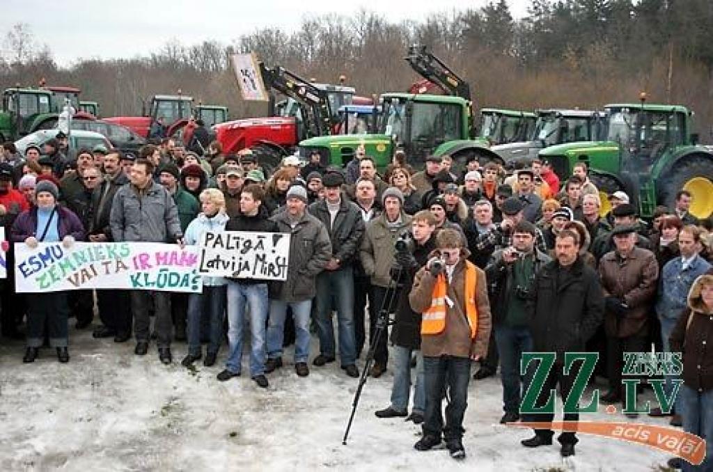 Otrdien miermīlīgajā protesta akcijā, kas Jelgavas pusē risinājās uz apvedceļa virzienā uz Rīgu līdz Loka maģistrālei un atpakaļ līdz tā saucamajam Mežciema aplim, piedalījās ap 500 lauksaimnieku. Viņi bija ieradušies ar 116 traktoriem un...