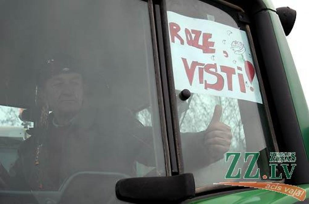 Otrdien miermīlīgajā protesta akcijā, kas Jelgavas pusē risinājās uz apvedceļa virzienā uz Rīgu līdz Loka maģistrālei un atpakaļ līdz tā saucamajam Mežciema aplim, piedalījās ap 500 lauksaimnieku. Viņi bija ieradušies ar 116 traktoriem un...