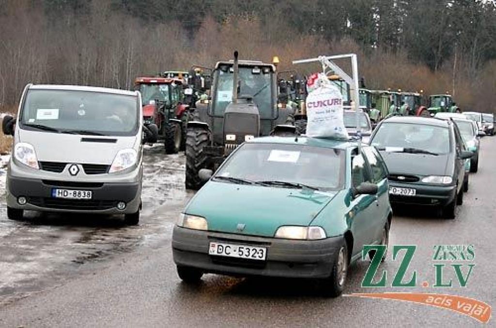 Otrdien miermīlīgajā protesta akcijā, kas Jelgavas pusē risinājās uz apvedceļa virzienā uz Rīgu līdz Loka maģistrālei un atpakaļ līdz tā saucamajam Mežciema aplim, piedalījās ap 500 lauksaimnieku. Viņi bija ieradušies ar 116 traktoriem un...