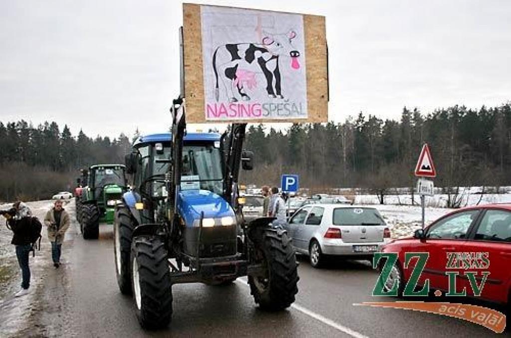 Otrdien miermīlīgajā protesta akcijā, kas Jelgavas pusē risinājās uz apvedceļa virzienā uz Rīgu līdz Loka maģistrālei un atpakaļ līdz tā saucamajam Mežciema aplim, piedalījās ap 500 lauksaimnieku. Viņi bija ieradušies ar 116 traktoriem un...