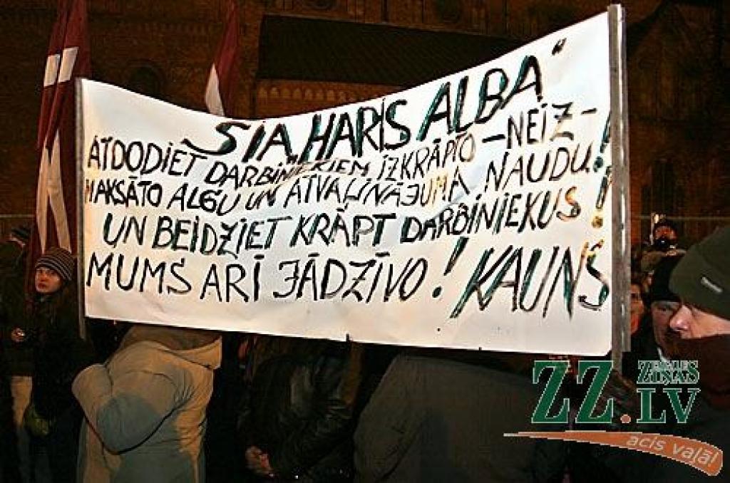 Otrdienas vakarā Vecrīgā, Doma laukumā notikušajā protesta akcijā vairāk nekā 10 000 iedzīvotāju ar ovācijām un svilpieniem atbalstīja Valsts prezidentam Valdim Zatleram izteikto aicinājumu atlaist Saeimu. Pēc pasākuma diemžēl notika...