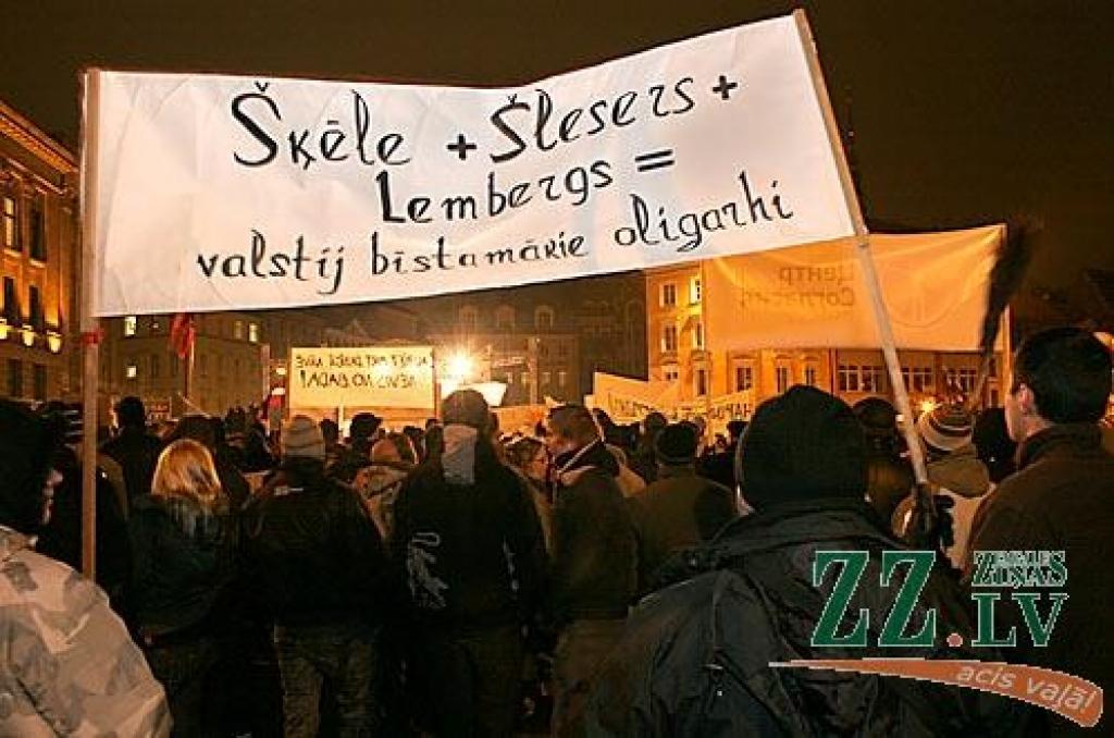Otrdienas vakarā Vecrīgā, Doma laukumā notikušajā protesta akcijā vairāk nekā 10 000 iedzīvotāju ar ovācijām un svilpieniem atbalstīja Valsts prezidentam Valdim Zatleram izteikto aicinājumu atlaist Saeimu. Pēc pasākuma diemžēl notika...