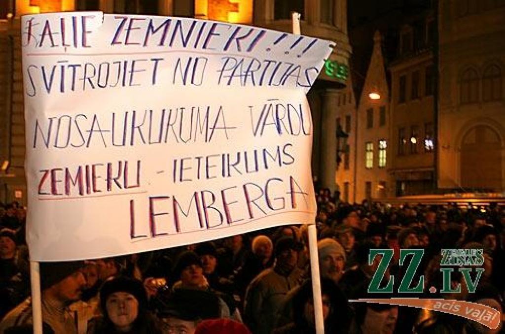 Otrdienas vakarā Vecrīgā, Doma laukumā notikušajā protesta akcijā vairāk nekā 10 000 iedzīvotāju ar ovācijām un svilpieniem atbalstīja Valsts prezidentam Valdim Zatleram izteikto aicinājumu atlaist Saeimu. Pēc pasākuma diemžēl notika...