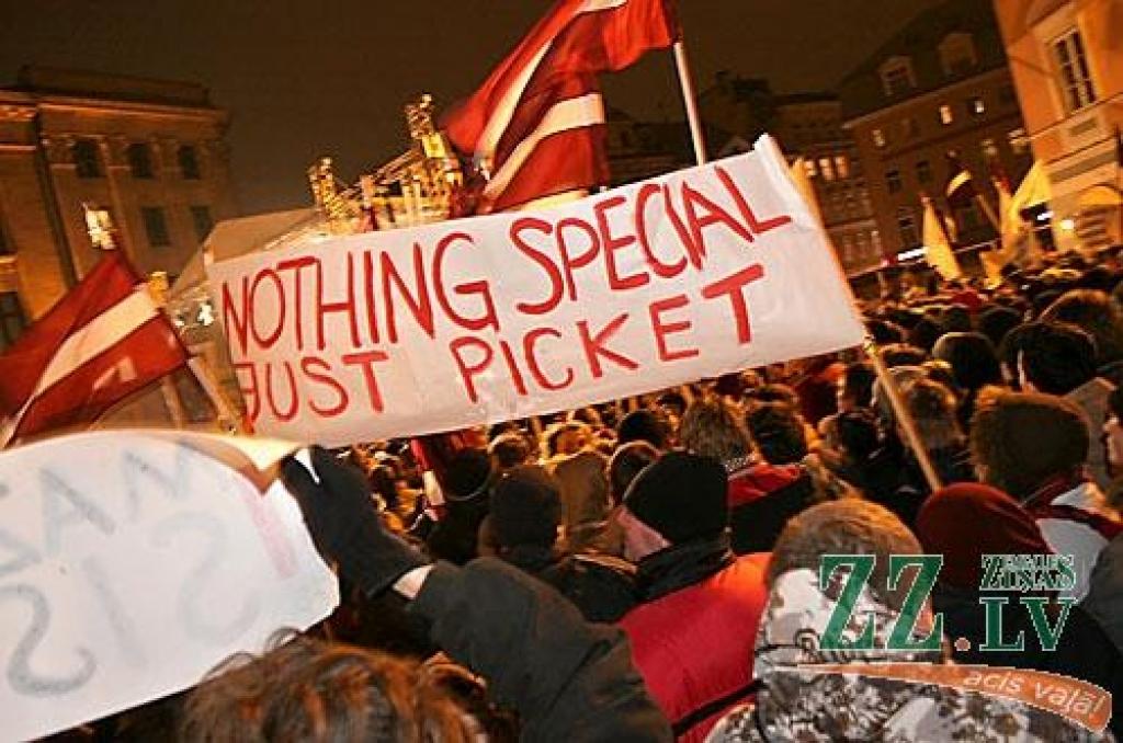 Otrdienas vakarā Vecrīgā, Doma laukumā notikušajā protesta akcijā vairāk nekā 10 000 iedzīvotāju ar ovācijām un svilpieniem atbalstīja Valsts prezidentam Valdim Zatleram izteikto aicinājumu atlaist Saeimu. Pēc pasākuma diemžēl notika...