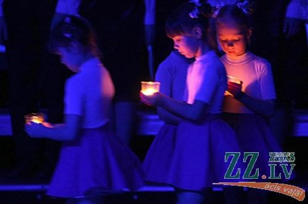 Šīs nedēļas sākumā pareizticīgie svinēja Ziemassvētkus, bet sestdien Jelgavas kultūras namā par godu šiem svētkiem notika koncerts. Tajā piedalījās Pleskavas (Krievija) 2.Mūzikas skolas bērnu koris, Jelgavas Mūzikas vidusskolas audzēkņi,...