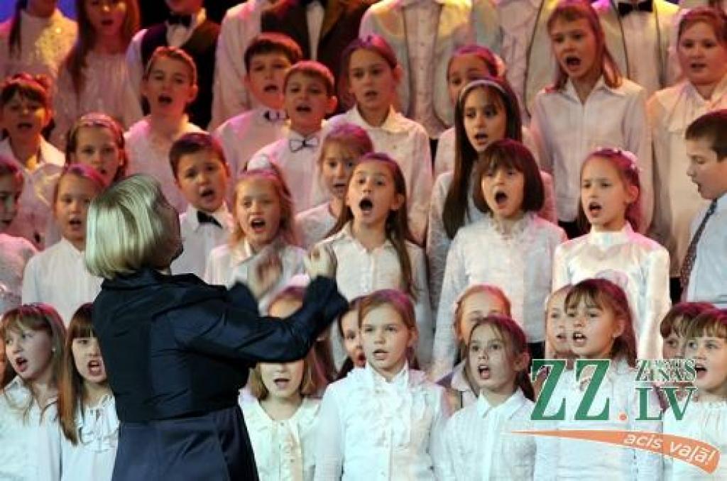 Šīs nedēļas sākumā pareizticīgie svinēja Ziemassvētkus, bet sestdien Jelgavas kultūras namā par godu šiem svētkiem notika koncerts. Tajā piedalījās Pleskavas (Krievija) 2.Mūzikas skolas bērnu koris, Jelgavas Mūzikas vidusskolas audzēkņi,...
