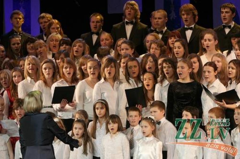 Šīs nedēļas sākumā pareizticīgie svinēja Ziemassvētkus, bet sestdien Jelgavas kultūras namā par godu šiem svētkiem notika koncerts. Tajā piedalījās Pleskavas (Krievija) 2.Mūzikas skolas bērnu koris, Jelgavas Mūzikas vidusskolas audzēkņi,...