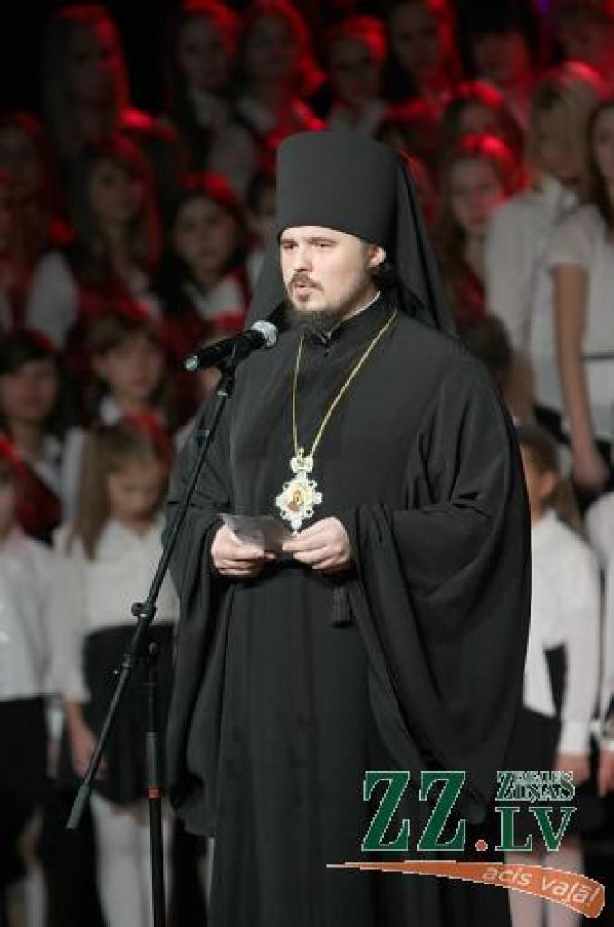 Šīs nedēļas sākumā pareizticīgie svinēja Ziemassvētkus, bet sestdien Jelgavas kultūras namā par godu šiem svētkiem notika koncerts. Tajā piedalījās Pleskavas (Krievija) 2.Mūzikas skolas bērnu koris, Jelgavas Mūzikas vidusskolas audzēkņi,...