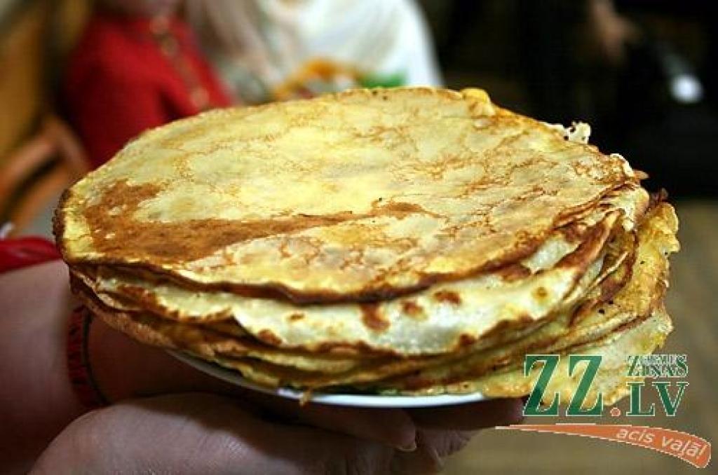 Ar dziesmām, dejām, pašgatavotu darbu aplūkošanu, svētku pankūku un gardumu nobaudīšanu piektdien Jelgavas 2.pamatskolā aizvadīta Masļenica – ziemas pavadīšana pēc krievu tradīcijām. Pasākuma noslēgumā tika sadedzināta ziemu simbolizējošā...