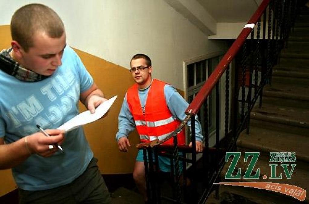 Otrdienas vakarā Latvijas Lauksaimniecības universitātes 1.dienesta viesnīcā - Meža fakultātes kopmītnēs notika Olimpiskās spēles, kuru dalībnieki sacentās novusā, virves vilkšanā, durvju nešanā, orientēšanās dienesta viesnīcā, garākās...