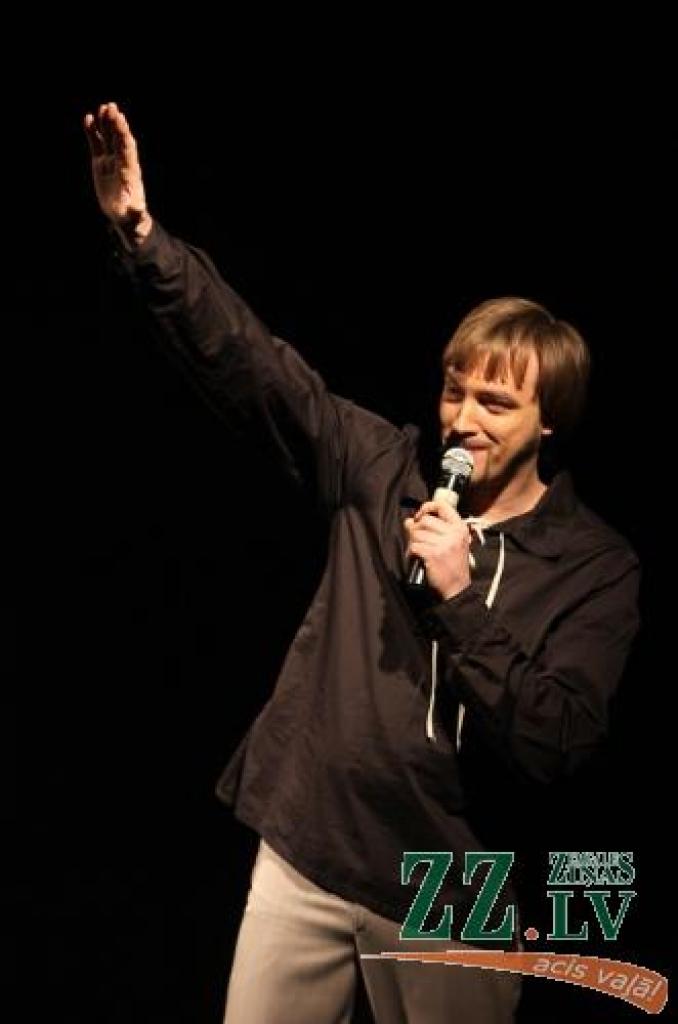 Piektdien Jelgavas kultūras namā koncertēja televīzijas šova «Koru kari» uzvarētāji – Atis Auzāns un viņa vadītais Daugavpils Oranžais koris. Atsaucība šī kolektīva priekšnesumiem visā Latvijā ir tik liela, ka regulāri tiek organizēti...