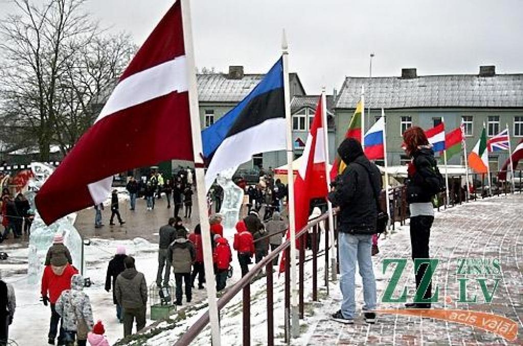 Sestdien Uzvaras parkā skatītājiem atvērts skulptūru parks, kurā apskatei izstādīti 11.Starptautiskā ledus skulptūru festivāla «Galaxy of Love» ietvaros tapušie darbi. Šogad festivālā piedalās 15 komandas un 30 mākslinieki no deviņām...