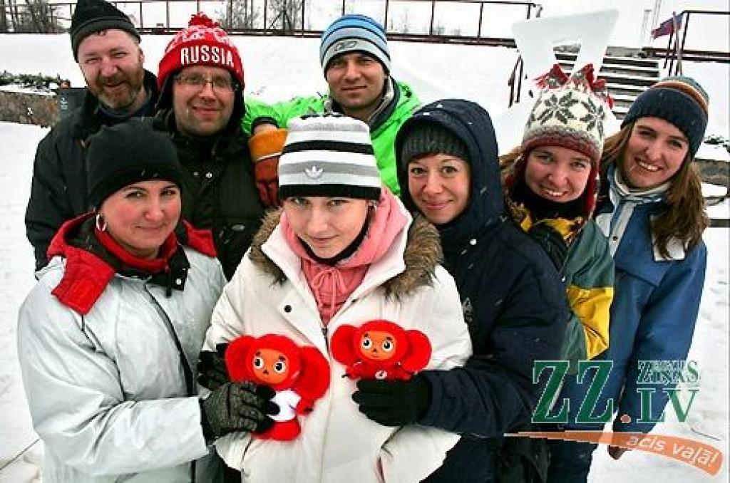 Jelgavā sācies 11.Starptautiskais ledus skulptūru festivāls. Vispirms 30 uz festivālu ieradušies ledus skulptori Uzvaras parkā izvietotajās teltīs veido mazās skulptūras par tēmu «Mīlas galaktika», kam sekos komandu darbs pie 15 lielajiem...