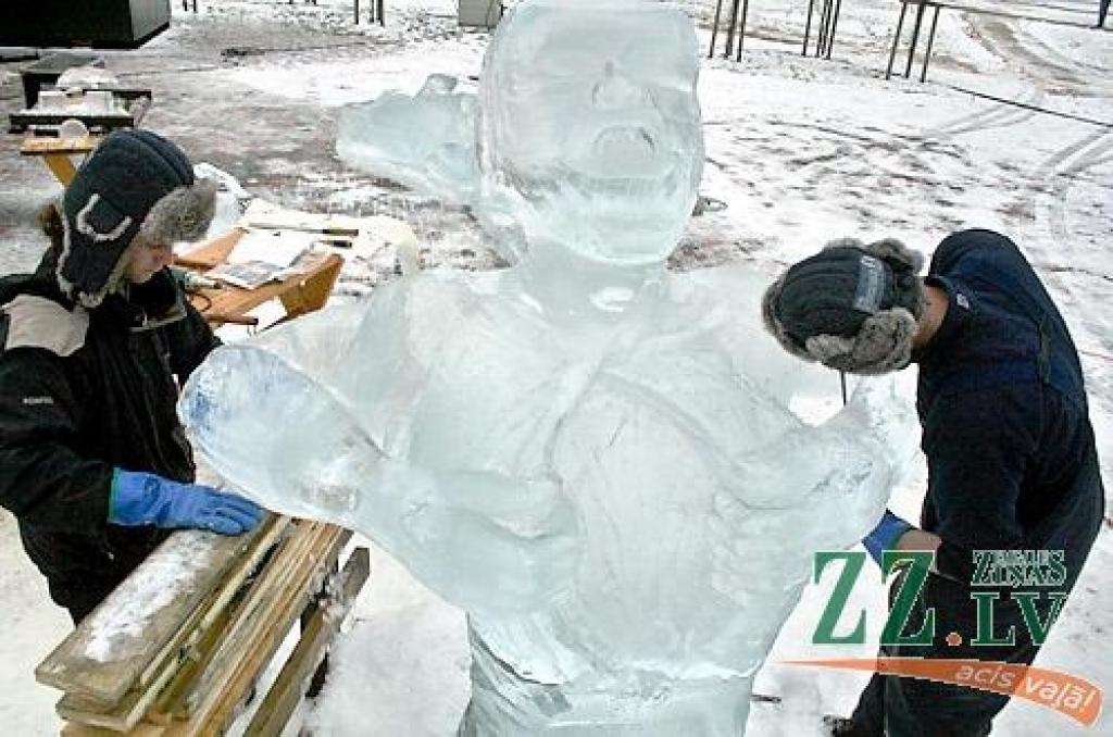 Jelgavā sācies 11.Starptautiskais ledus skulptūru festivāls. Vispirms 30 uz festivālu ieradušies ledus skulptori Uzvaras parkā izvietotajās teltīs veido mazās skulptūras par tēmu «Mīlas galaktika», kam sekos komandu darbs pie 15 lielajiem...