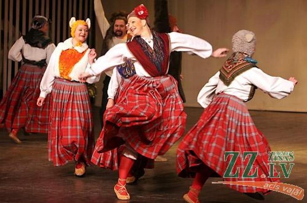 Sestdienas vakarā Jelgavas kultūras namā bija īsti svētki visiem deju cienītājiem - notika Latvijas labāko Tautas deju ansambļu koncerts «Mēs mīlam dejā». Koncertā piedalījās Tautas deju ansambļi «Rotaļa», «Dancis», «Teiksma», «Līgo»,...