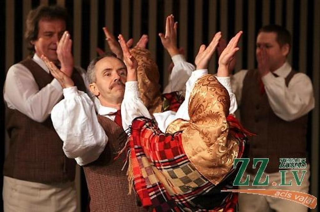 Sestdienas vakarā Jelgavas kultūras namā bija īsti svētki visiem deju cienītājiem - notika Latvijas labāko Tautas deju ansambļu koncerts «Mēs mīlam dejā». Koncertā piedalījās Tautas deju ansambļi «Rotaļa», «Dancis», «Teiksma», «Līgo»,...