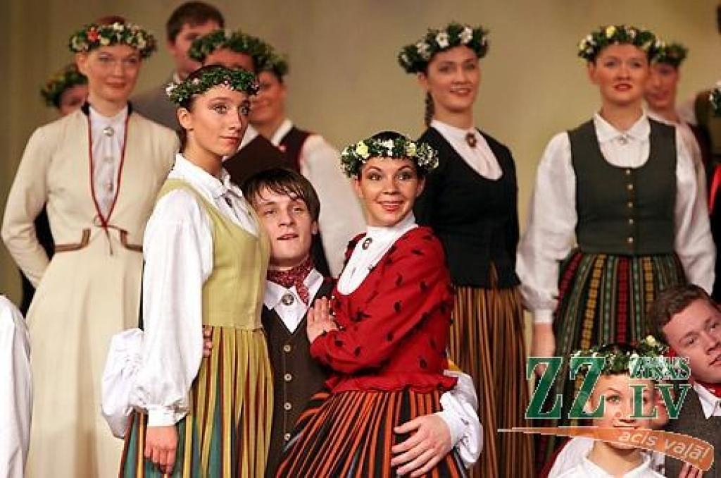 Sestdienas vakarā Jelgavas kultūras namā bija īsti svētki visiem deju cienītājiem - notika Latvijas labāko Tautas deju ansambļu koncerts «Mēs mīlam dejā». Koncertā piedalījās Tautas deju ansambļi «Rotaļa», «Dancis», «Teiksma», «Līgo»,...