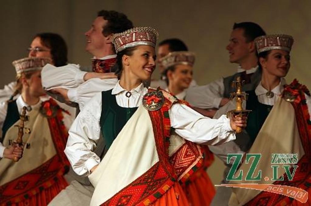 Baltijas valstu lauksaimniecības augstskolu tautas deju ansambļu koncerts «Baltija dejo» Jelgavas kultūras namā.