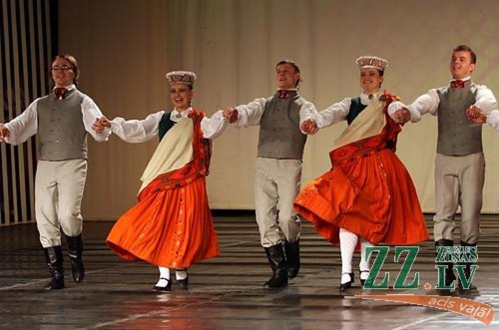 Baltijas valstu lauksaimniecības augstskolu tautas deju ansambļu koncerts «Baltija dejo» Jelgavas kultūras namā.