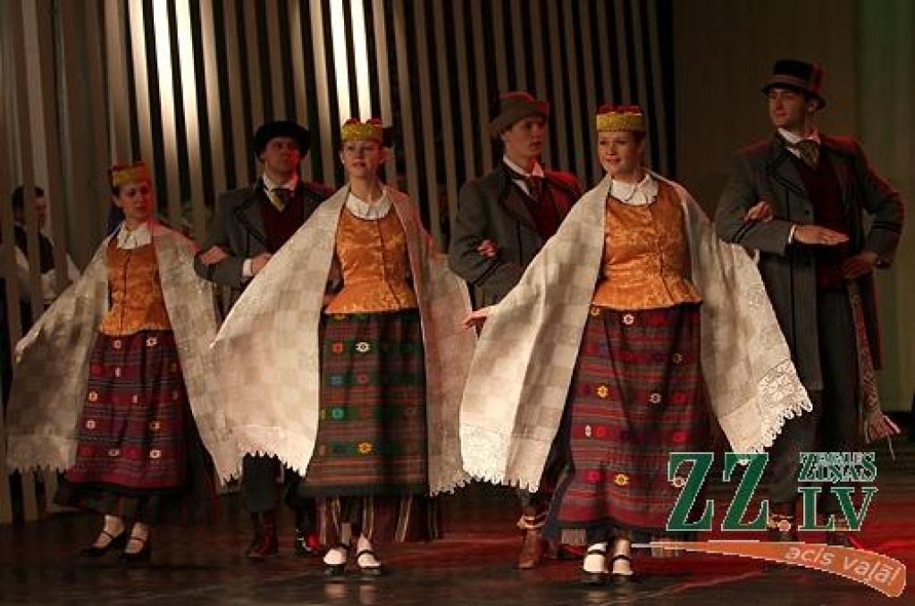 Baltijas valstu lauksaimniecības augstskolu tautas deju ansambļu koncerts «Baltija dejo» Jelgavas kultūras namā.