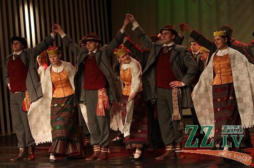 Baltijas valstu lauksaimniecības augstskolu tautas deju ansambļu koncerts «Baltija dejo» Jelgavas kultūras namā.