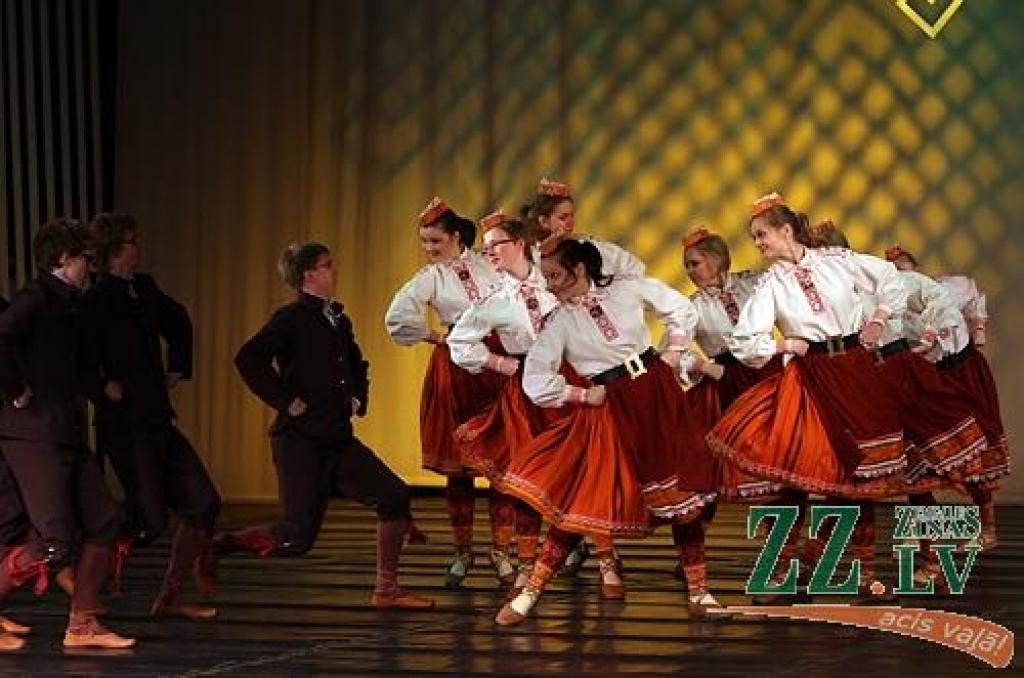 Baltijas valstu lauksaimniecības augstskolu tautas deju ansambļu koncerts «Baltija dejo» Jelgavas kultūras namā.