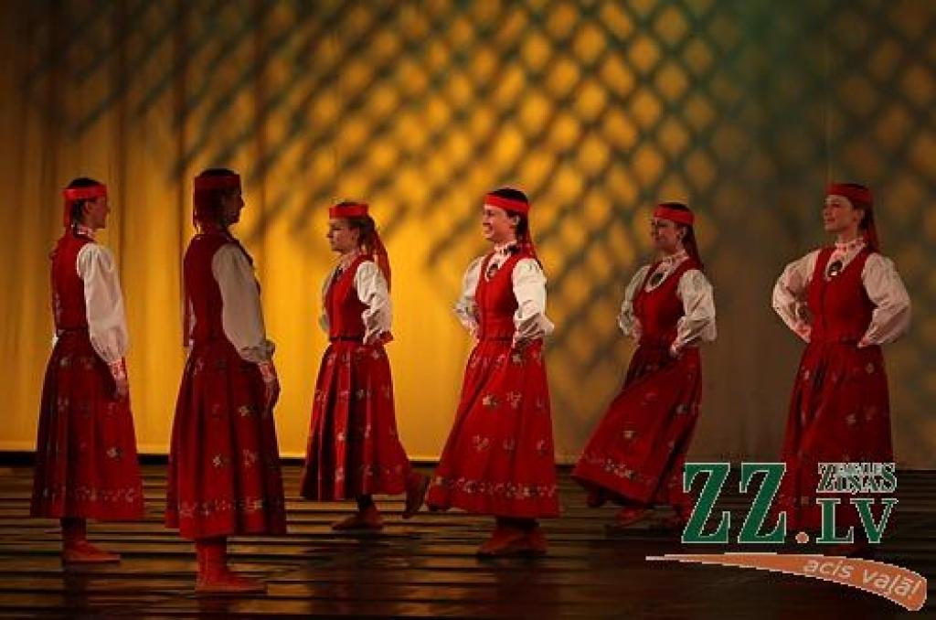 Baltijas valstu lauksaimniecības augstskolu tautas deju ansambļu koncerts «Baltija dejo» Jelgavas kultūras namā.