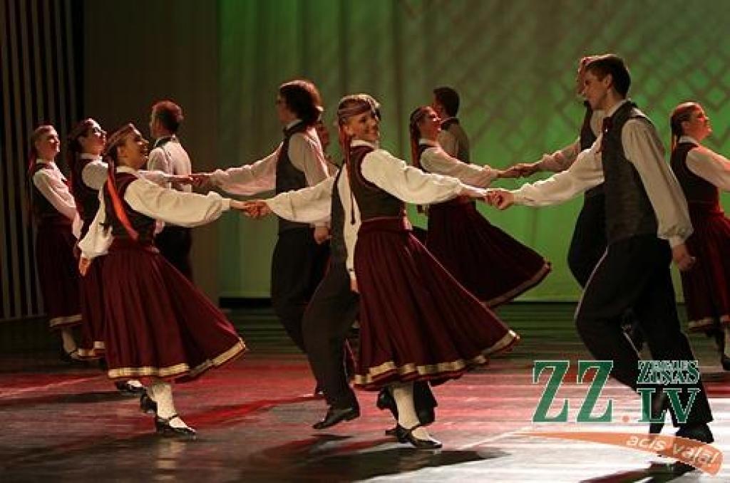 Baltijas valstu lauksaimniecības augstskolu tautas deju ansambļu koncerts «Baltija dejo» Jelgavas kultūras namā.
