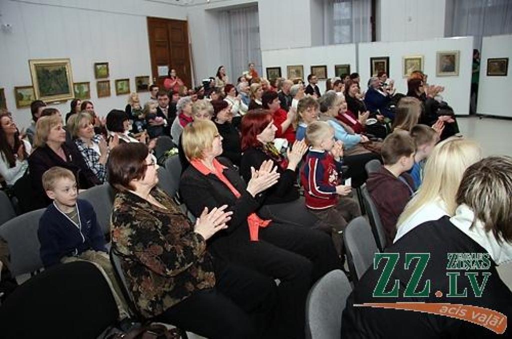 Piektdienas vakarā Jelgavas Ģederta Eliasa Vēstures un mākslas muzejā klātesošie varēja baudīt Teātra dienai veltītu koncertu «Dziesmas no teātru izrādēm». Pazīstamas dziesmas un mazāk zināmus darbus izpildīja jauktais koris «Mītava» un...