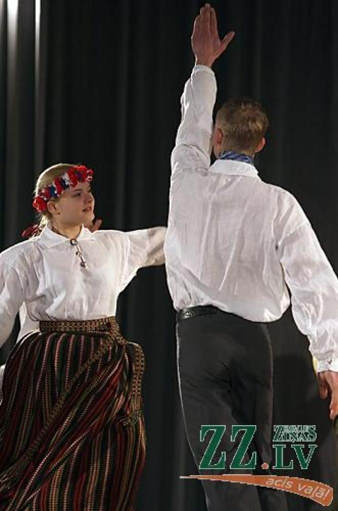 Trešdienas vakarā Jelgavas pils aulā aizvadīts Latvijas Lauksaimniecības universitātes (LLU) jubilejas gadam veltīts koncerts «Pavasaris pirms 70 gadiem». Pavasara koncertu rīkošana ir LLU Studentu kluba uzturēta tradīcija, un šogad tajā...