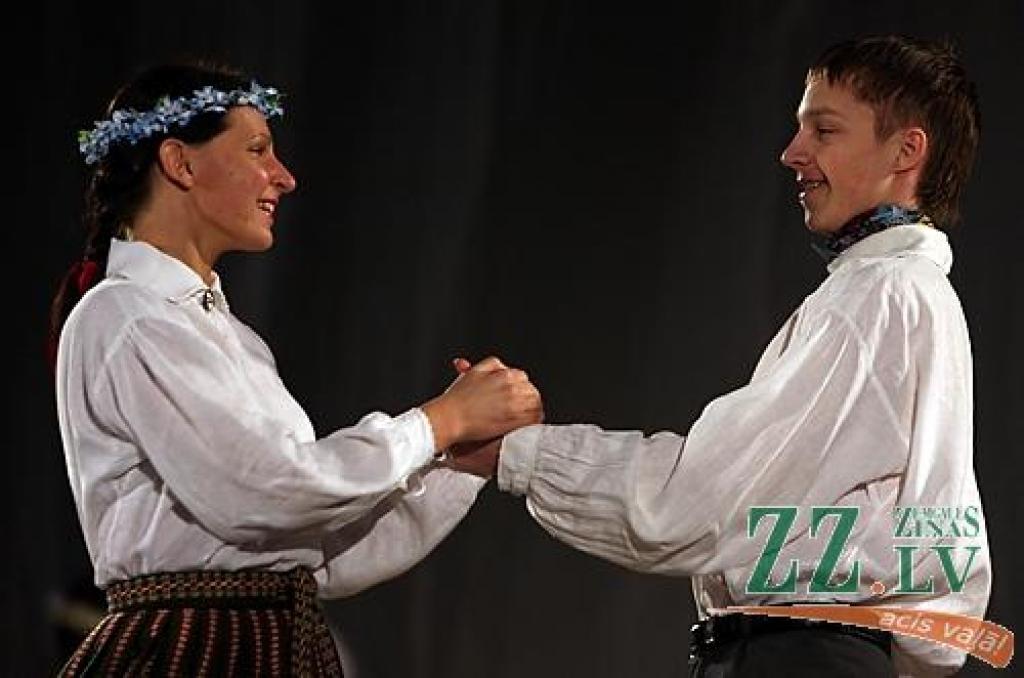 Trešdienas vakarā Jelgavas pils aulā aizvadīts Latvijas Lauksaimniecības universitātes (LLU) jubilejas gadam veltīts koncerts «Pavasaris pirms 70 gadiem». Pavasara koncertu rīkošana ir LLU Studentu kluba uzturēta tradīcija, un šogad tajā...