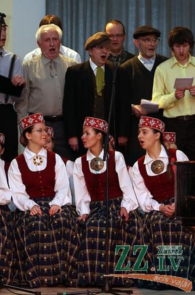 Trešdienas vakarā Jelgavas pils aulā aizvadīts Latvijas Lauksaimniecības universitātes (LLU) jubilejas gadam veltīts koncerts «Pavasaris pirms 70 gadiem». Pavasara koncertu rīkošana ir LLU Studentu kluba uzturēta tradīcija, un šogad tajā...
